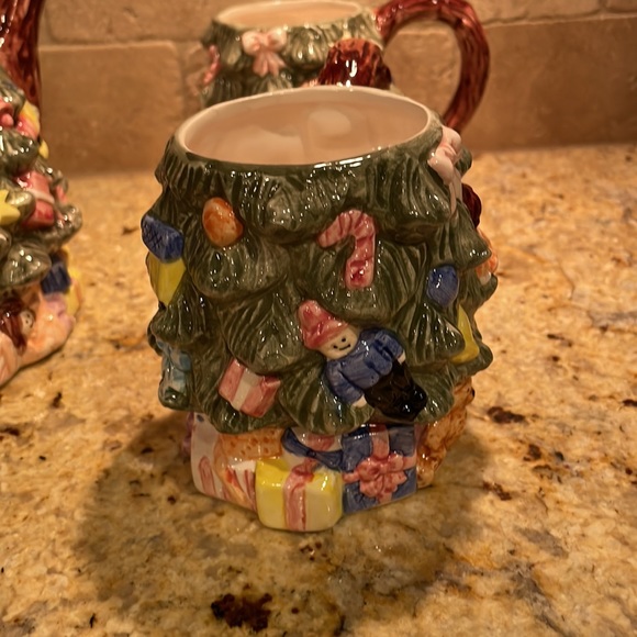 Enesco Christmas Tree Teapot and 4 Matching Mugs. New - Never Used. - Picture 10 of 16